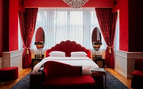 Provocateur Berlin, Part Of Sircle Collection